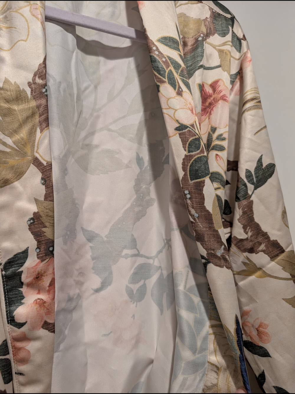 Pottery Barn Nola Silky Piped Robe - Picture 5 of 11